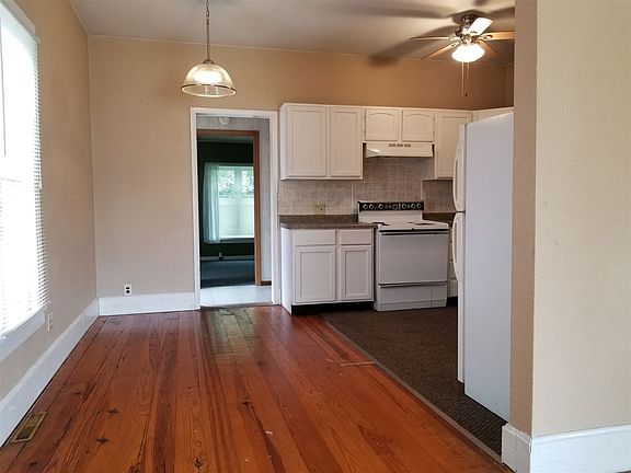 3rd image of 750 W Adams St