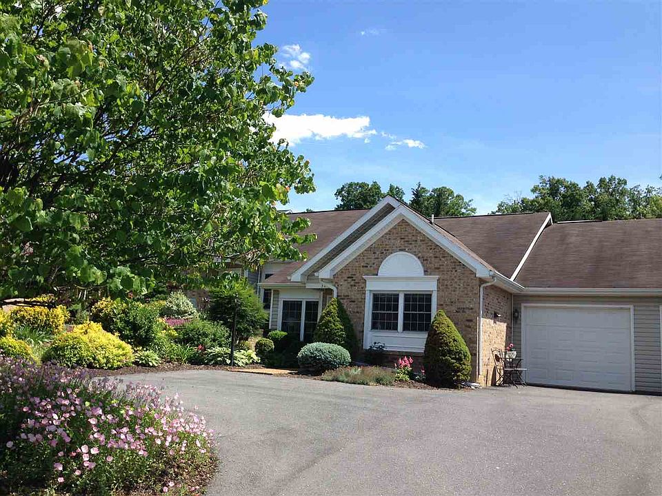 1st image of 328 Emerald Dr