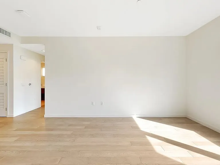 10 Kennedy Pl #209 — Photo 30