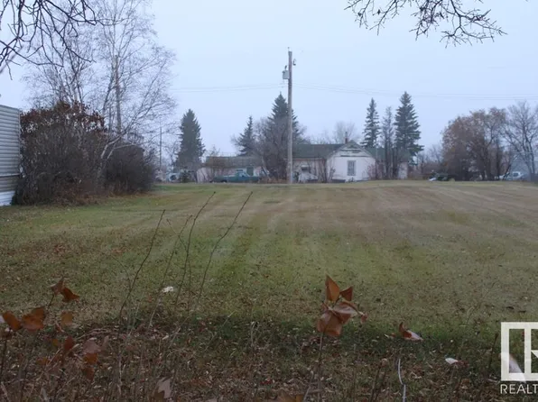 4620 50th St, Holden, AB T0B 2C0