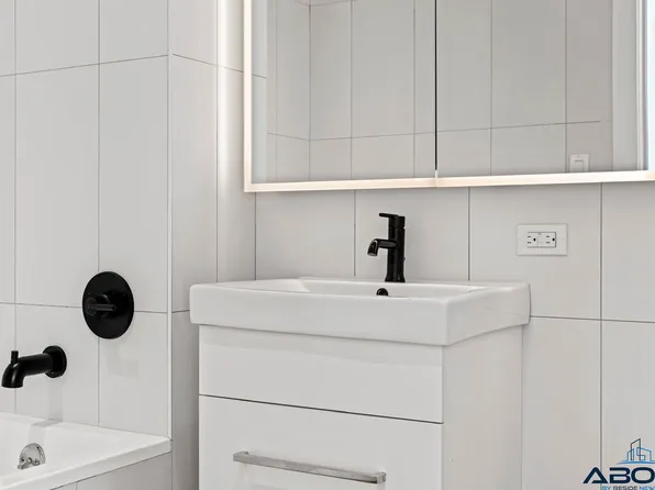 100 Lenox Road image 8 of 22