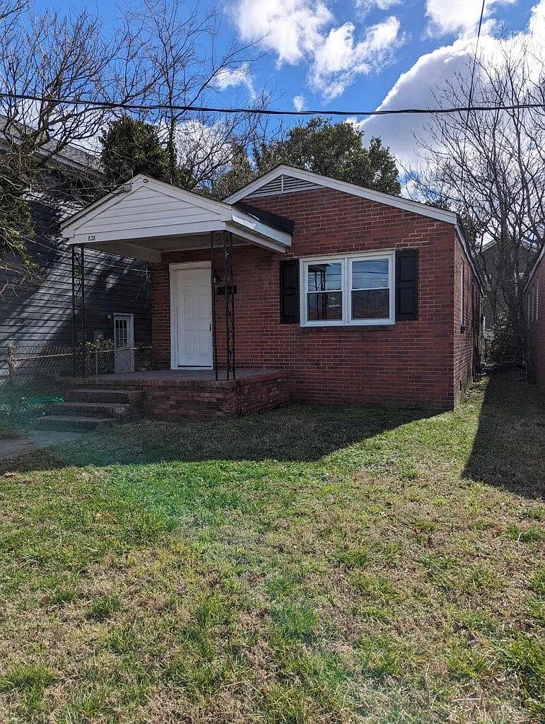 3 bed, 960 sqft, $1,535 — Photo 1