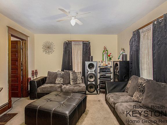 5th image of 230 Burton St SW