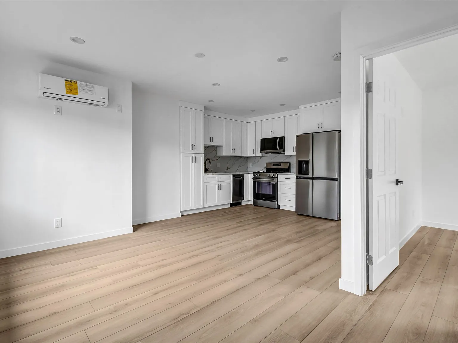 1 bed, 460 sqft, $2,000 — Photo 4