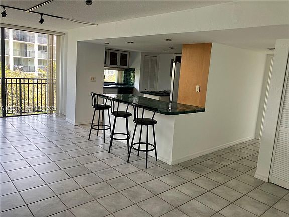 5th image of 17021 N Bay Rd APT 409