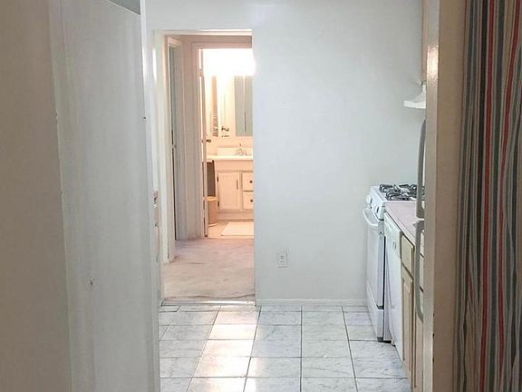4th image of 483 N Armistead St APT 202