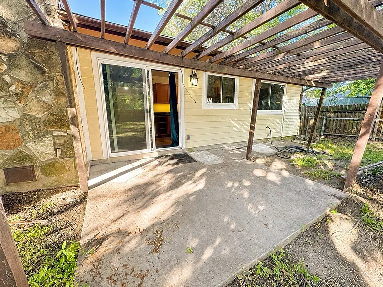 5802 Brook Valley Dr — Photo 25