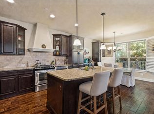 1017 Brook Hollow Dr, Euless, TX 76039