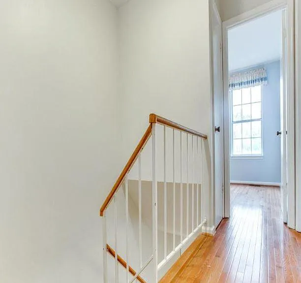 7803 Brookview Ct — Photo 10