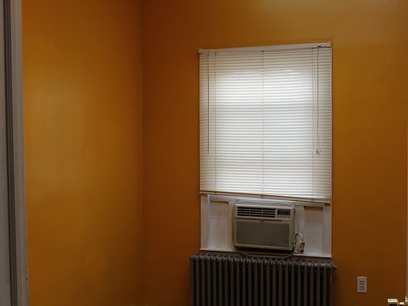 5th image of 13313 Liberty Ave