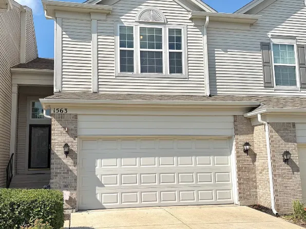 1563 Yellowstone Dr, Streamwood, IL 60107