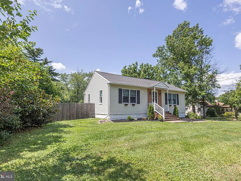 125 Richardson Rd — Photo 34