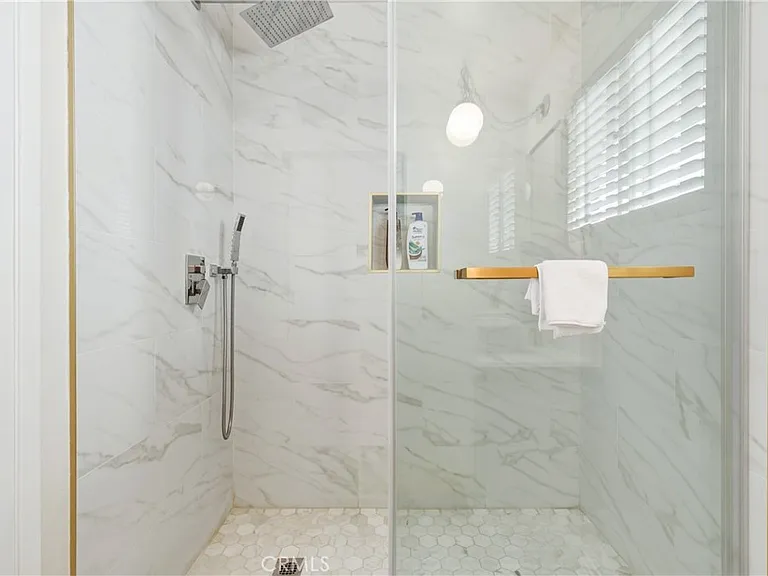 883 Katella St — Photo 34