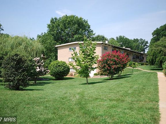 2nd image of 4909 Americana Dr APT 205