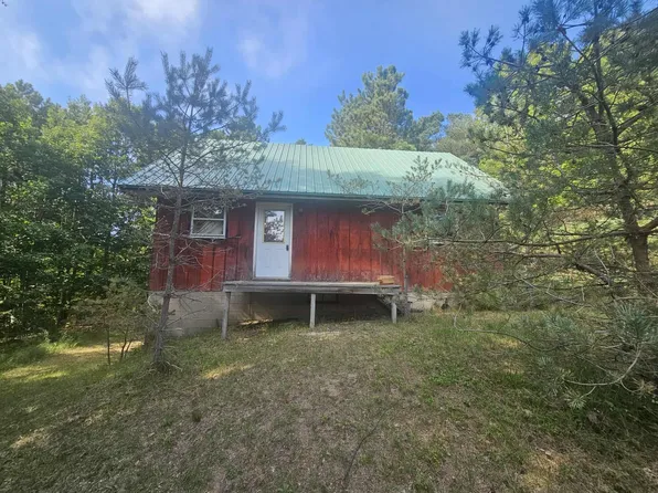 928 Pilgrim Hwy, Frankfort, MI 49635