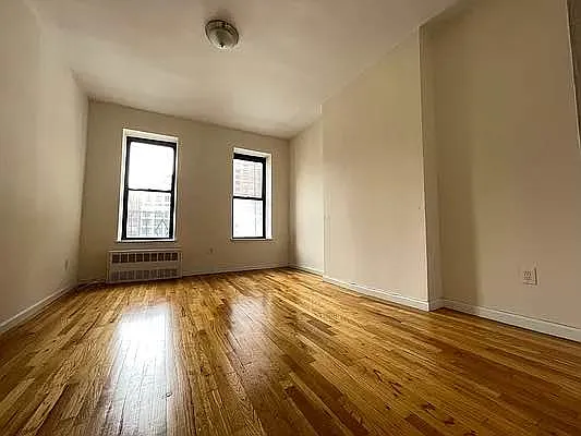 Rented by Bond New York | media 10