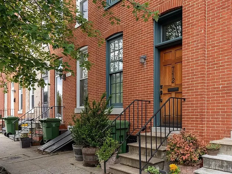 712 Portland St — Photo 8