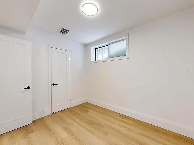 1252 Davenport Rd — Photo 35