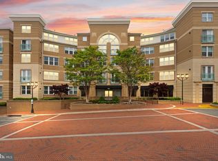 12000 Market St APT 214, Reston, VA 20190