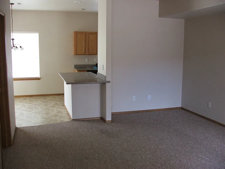 1945 E Wilson Ln — Photo 10