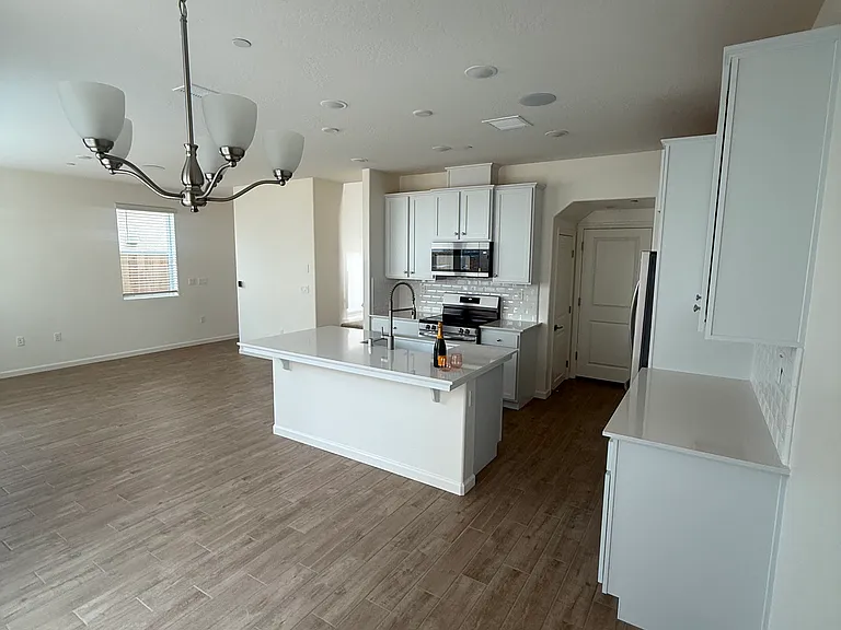 1519 Redbrick Ln — Photo 3