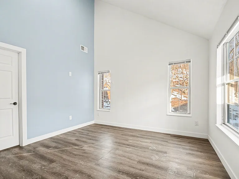 Harter Heights Place — Photo 3