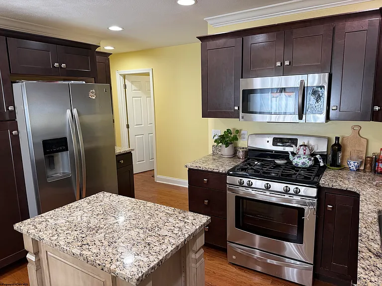 309 Sonoma Way — Photo 3
