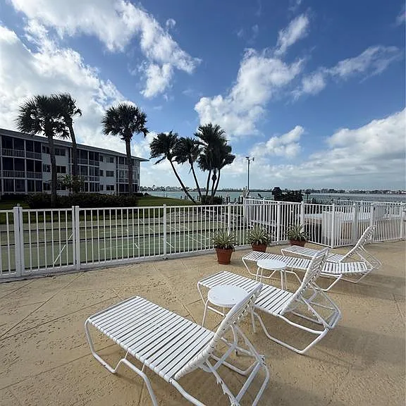 775 John Ringling Blvd #33 — Photo 43
