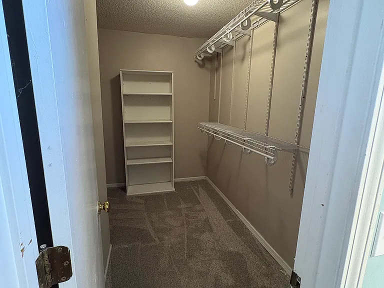 11834 Virginia Ave — Photo 17