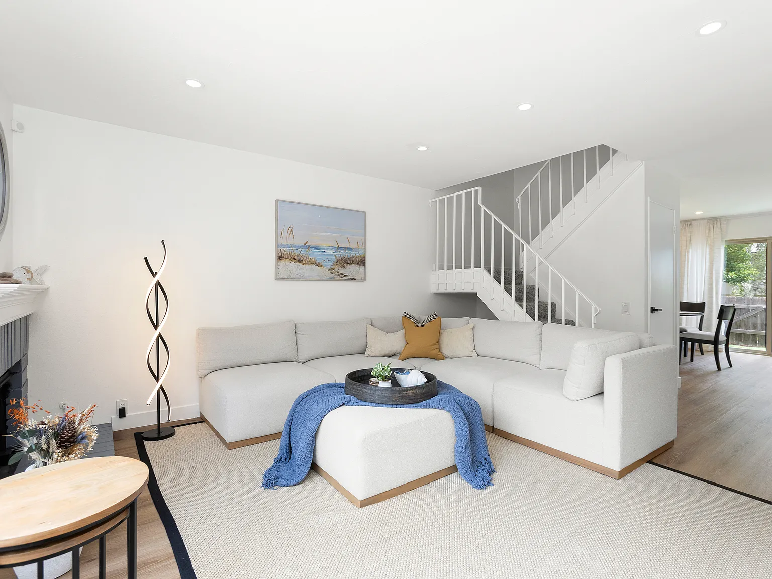 3 bed, 2.5 bath, 1400 sqft, $5,600 — Photo 4