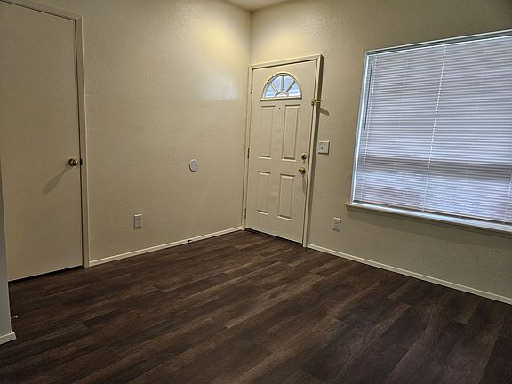 4th image of 613 S Oakes St APT 2