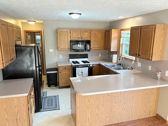 4th image of 2833 Aldale Dr NE