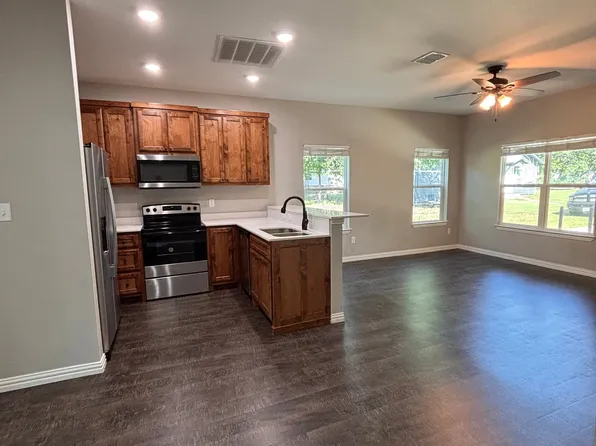 1136 W Shirley St #102, Stephenville, TX 76401