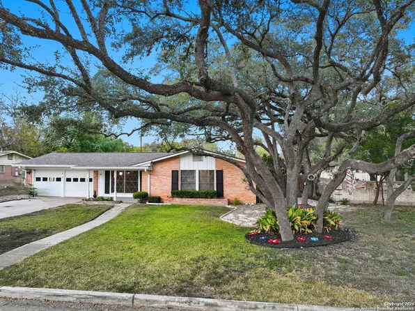 114 Beechwood, Universal City, TX 78148