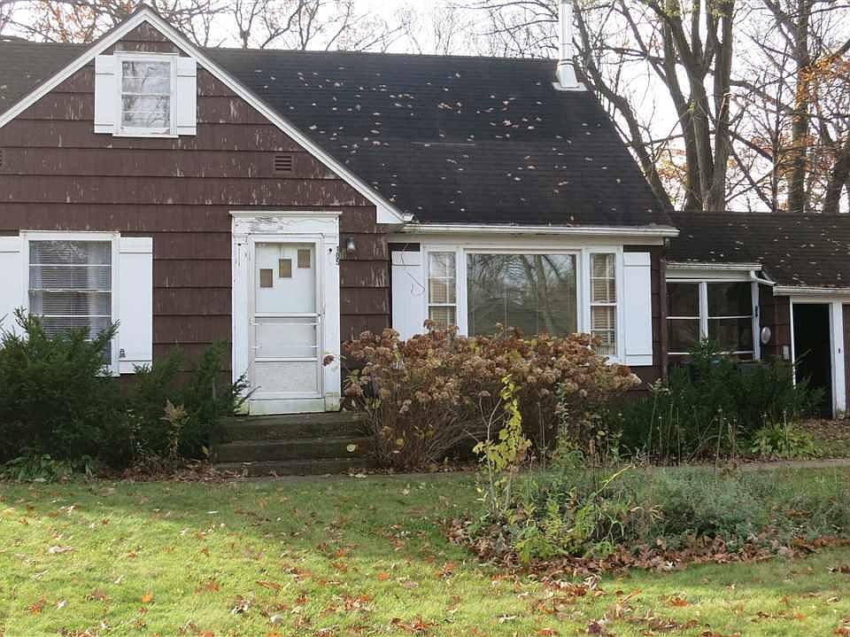 1st image of 105 E Glencrest Dr