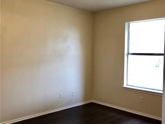 2nd image of 1207 N Valle Vista Ave