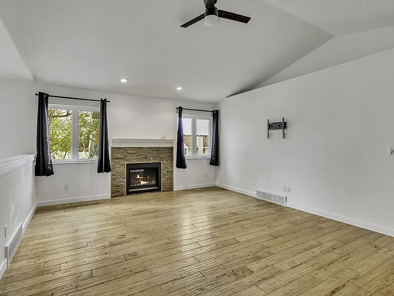 778 S 410 E — Photo 3