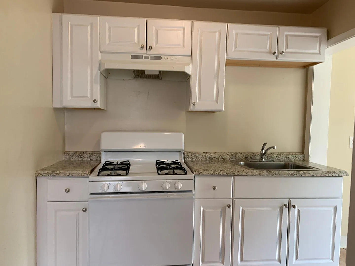 cozy 2-bedroom 1 bath house — Photo 4