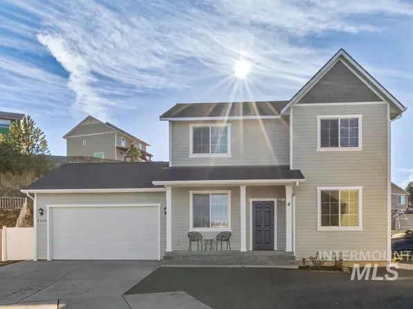 2415 White Ave, Moscow, ID 83843