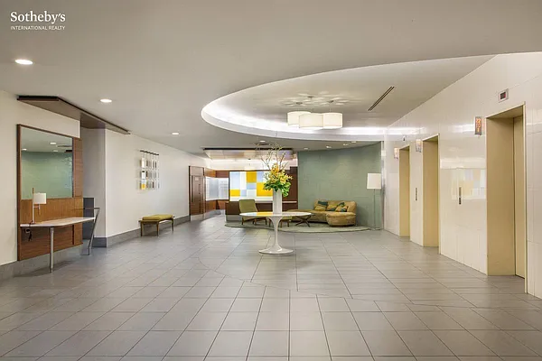 Rented by Compass | media 19