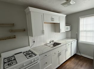 59 Elmhurst Cir #59, West Hartford, CT 06110