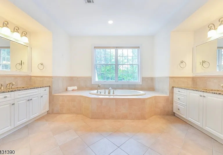 3 Christopher Ct — Photo 26