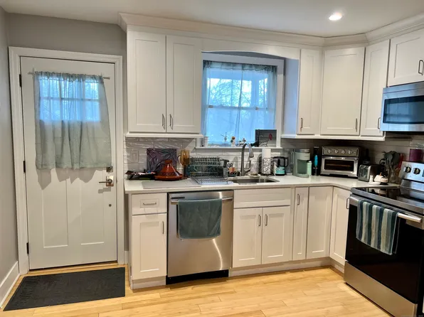 7 Dale St, Stamford, CT