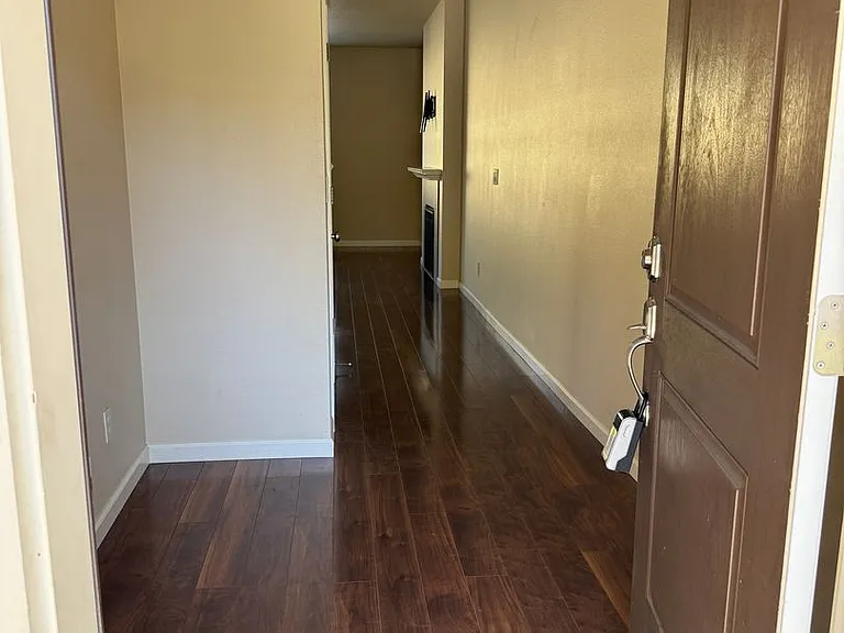 3008 NE 74th St — Photo 22