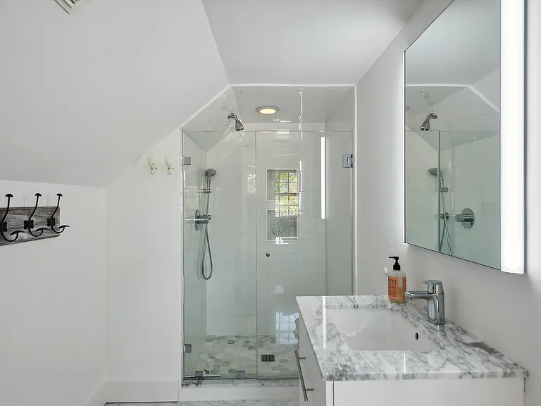1800 Westphalia Rd — Photo 24