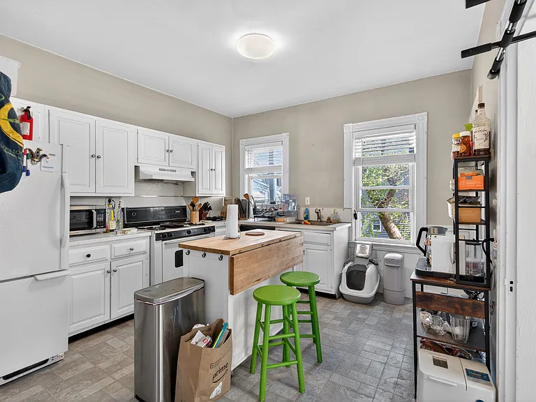 671 Washington St #1 — Photo 6