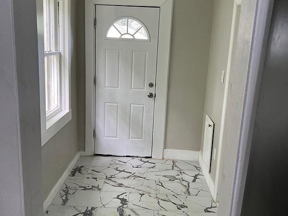 2nd image of 161 W Jefferson St