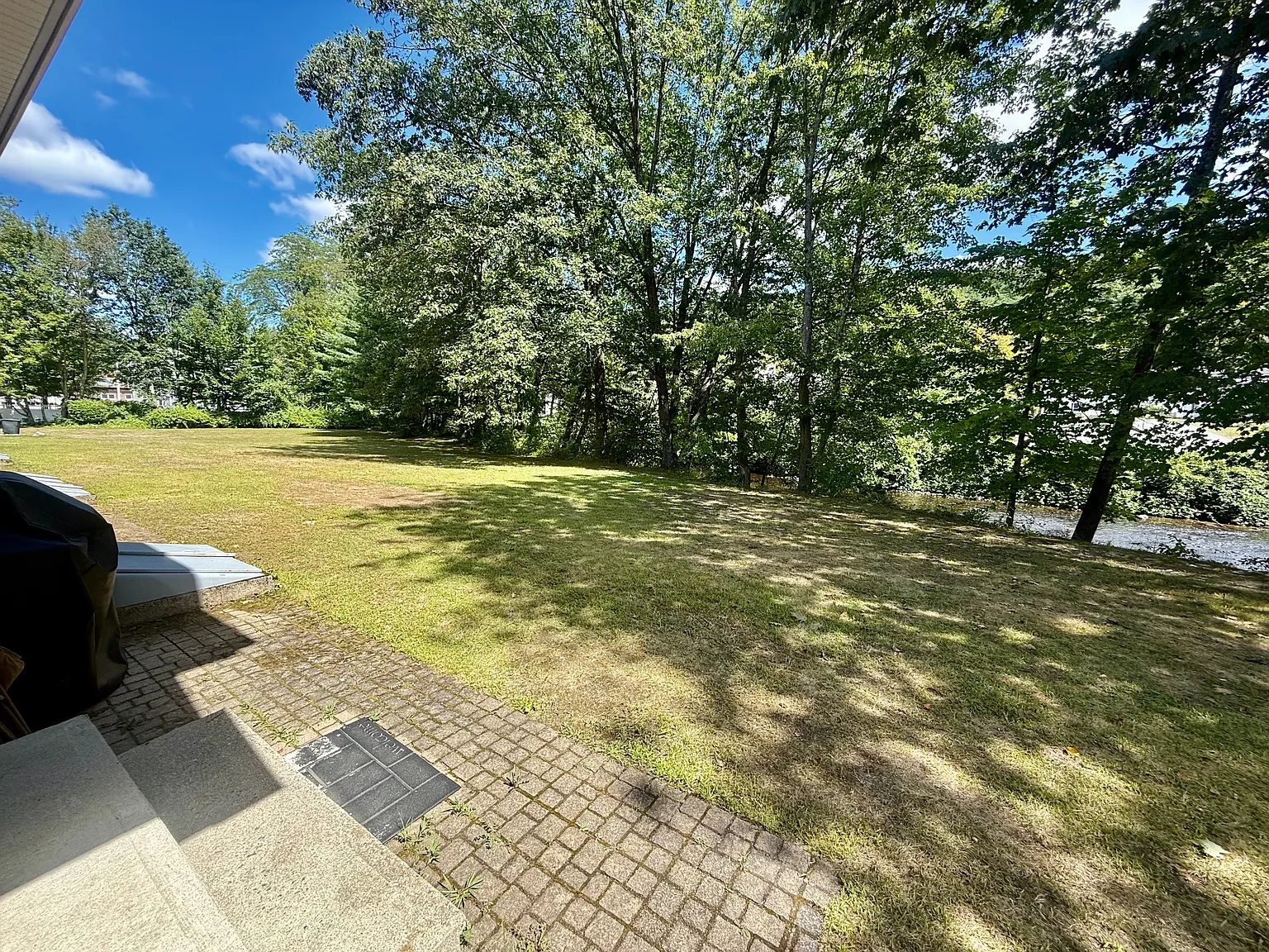 2 bed, 1.5 bath, 1200 sqft, $2,200 — Photo 2