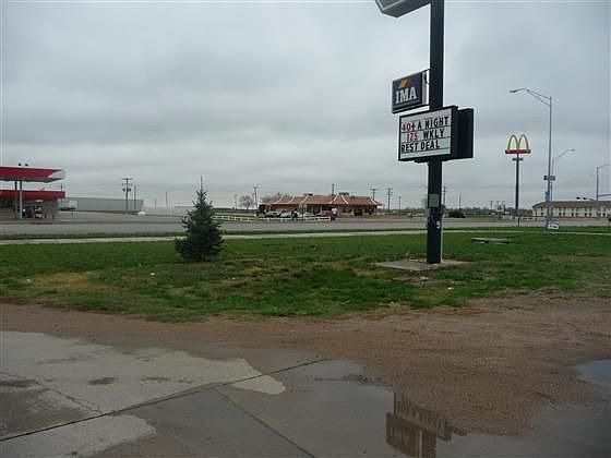 1st image of 2701 Plum Creek Pkwy