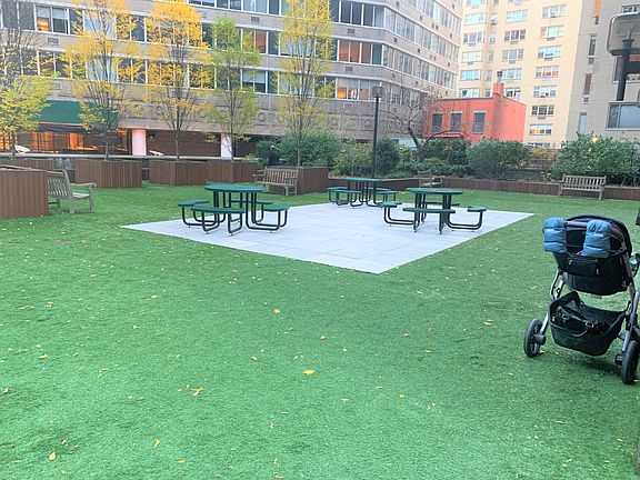 4th image of 400 E 54th St APT 9B